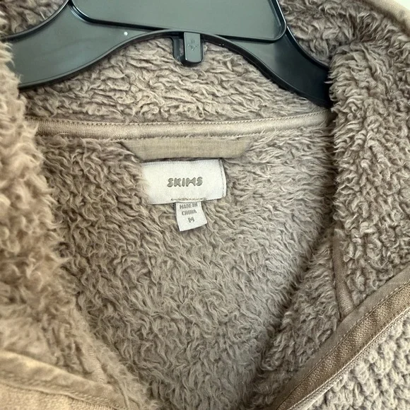 SKIMS Teddy Pullover Sherpa Amethyst - Picture 3 of 3